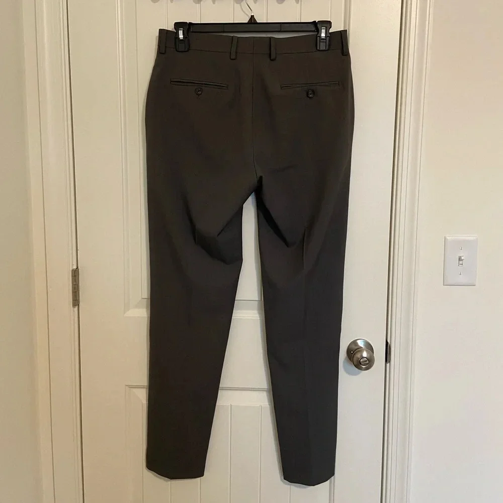 EUC | Haggar men’s‎ premium comfort flat front slim fit dress pants — 32x32